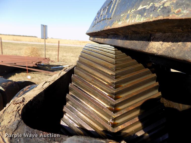 image for item DB4837 Emsco DD77 oilfield pump jack