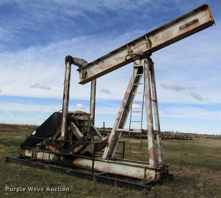 image for item DB4842 Oil supply T148-42 oilfield pump jack