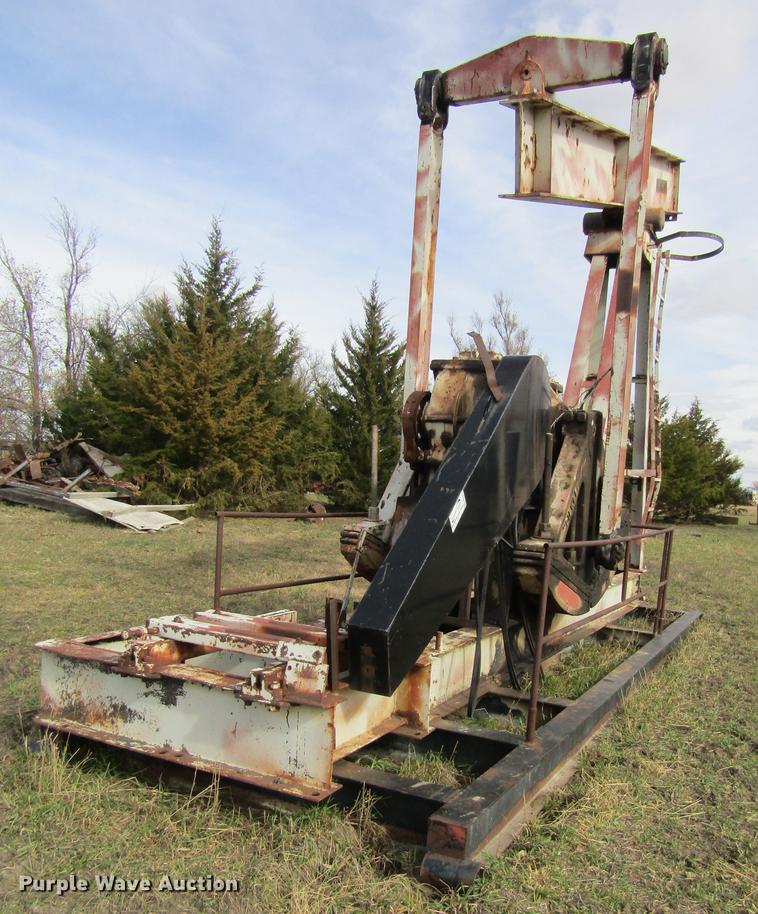 image for item DB4842 Oil supply T148-42 oilfield pump jack