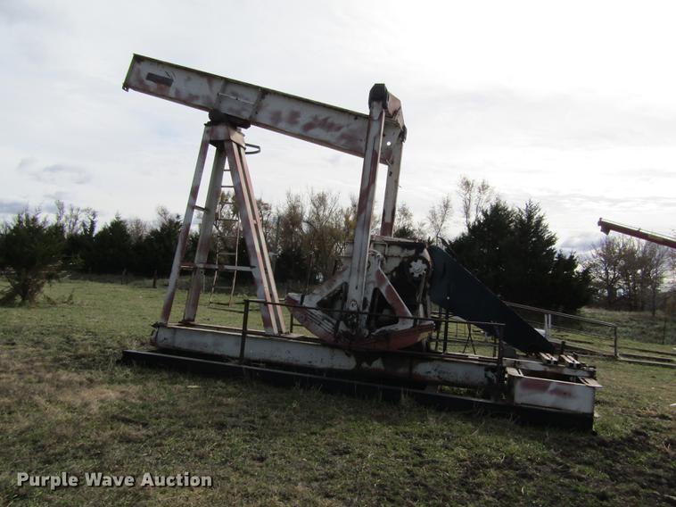 image for item DB4842 Oil supply T148-42 oilfield pump jack