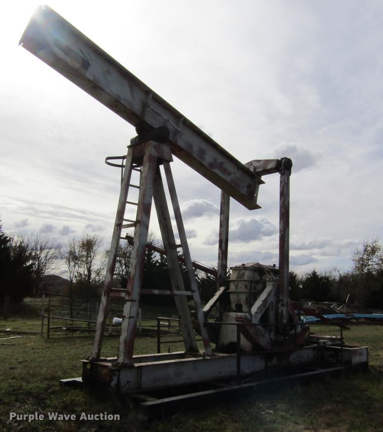 image for item DB4842 Oil supply T148-42 oilfield pump jack