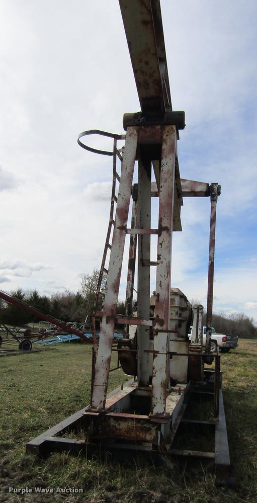 image for item DB4842 Oil supply T148-42 oilfield pump jack