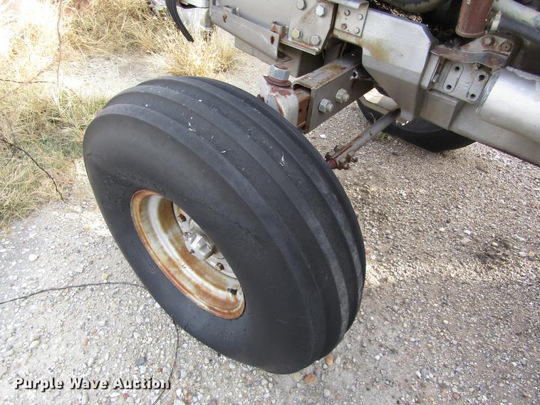 image for item DB4848 1978 Massey Ferguson 2745 tractor