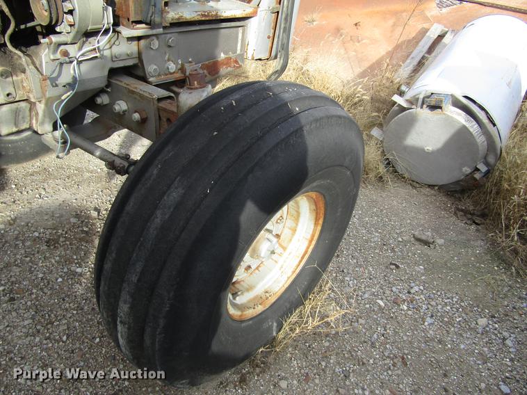 image for item DB4848 1978 Massey Ferguson 2745 tractor