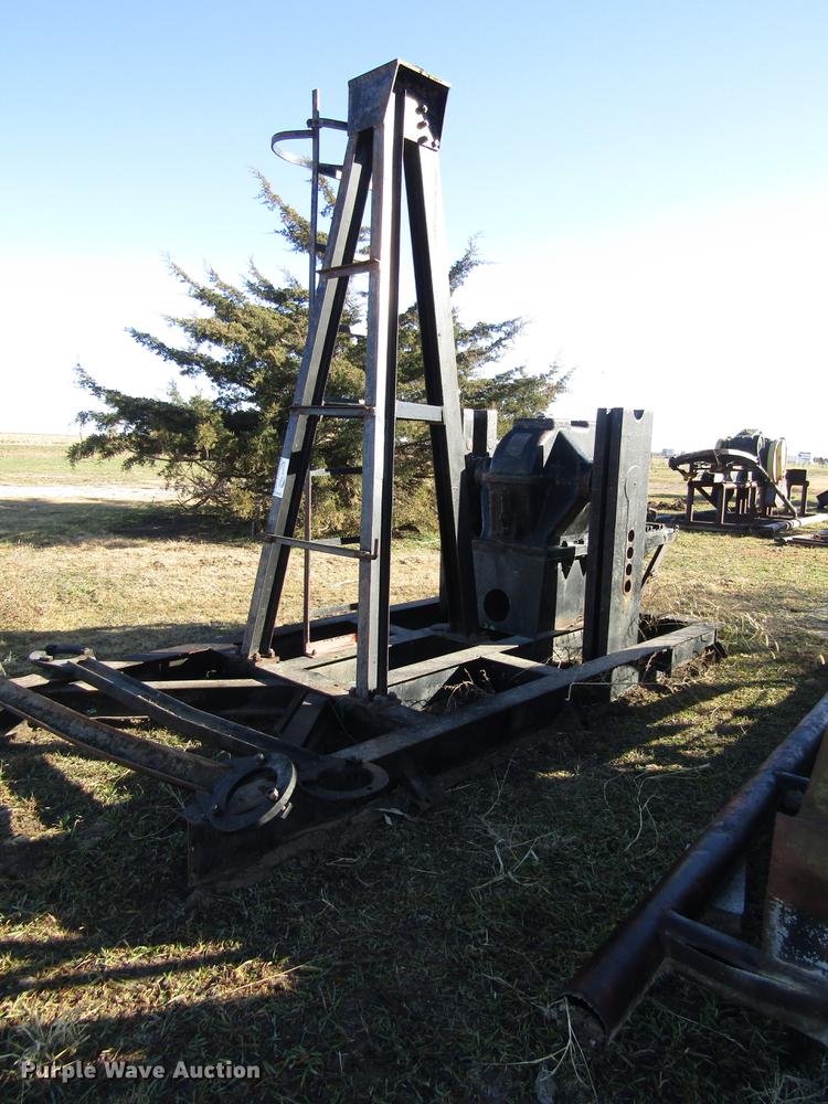 image for item DB4853 Lufkin 114-D oilfield pump jack