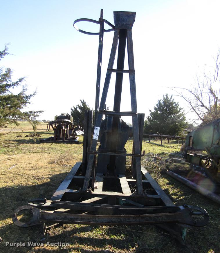 image for item DB4853 Lufkin 114-D oilfield pump jack