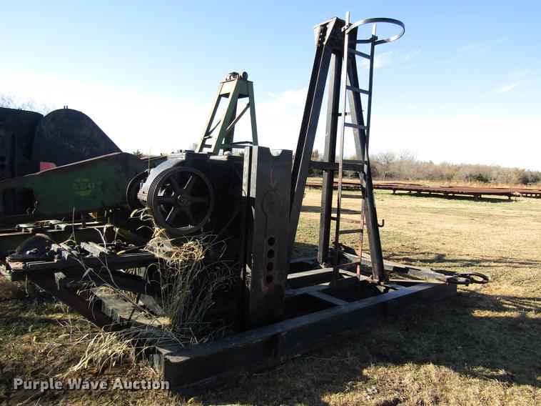 image for item DB4853 Lufkin 114-D oilfield pump jack