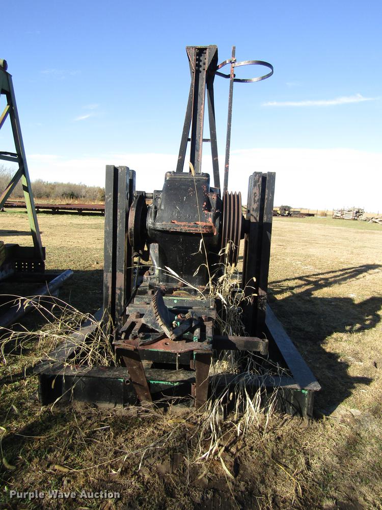image for item DB4853 Lufkin 114-D oilfield pump jack