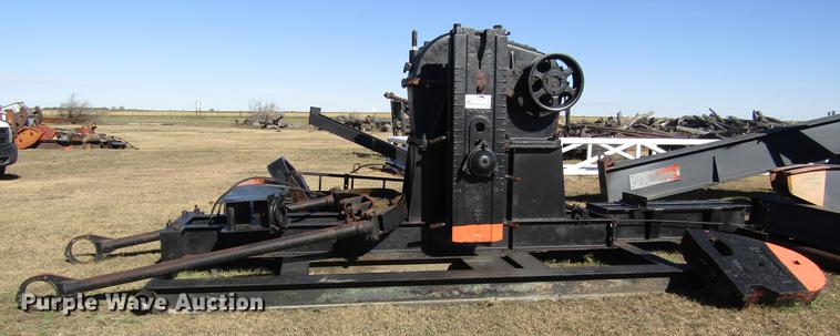 image for item DB4870 American oilfield pump jack