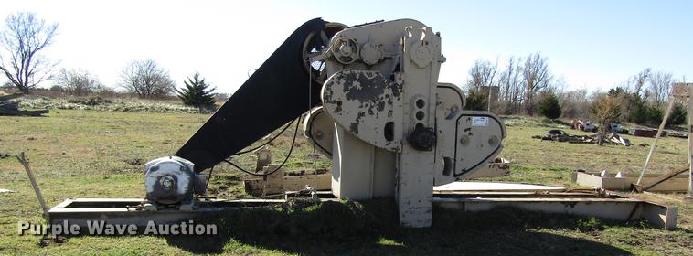 image for item DB4873 Oilfield pump jack