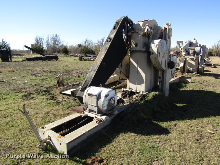 image for item DB4873 Oilfield pump jack