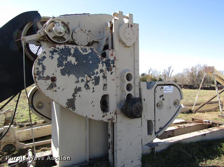 image for item DB4873 Oilfield pump jack