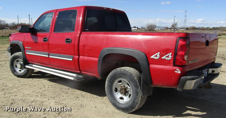 image for item DB4882 2005 Chevrolet Silverado 2500HD Crew Cab pickup truck