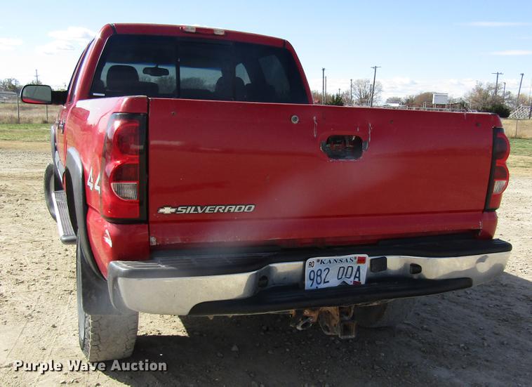 image for item DB4882 2005 Chevrolet Silverado 2500HD Crew Cab pickup truck