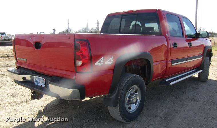 image for item DB4882 2005 Chevrolet Silverado 2500HD Crew Cab pickup truck