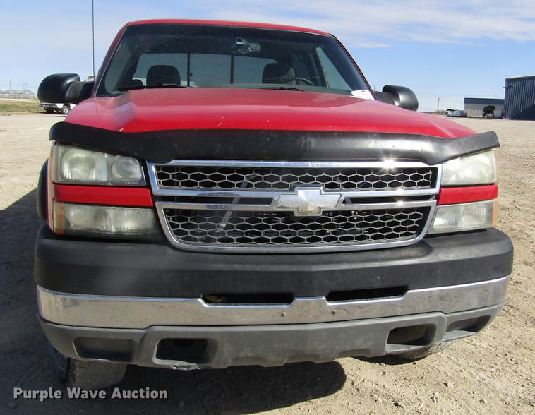image for item DB4882 2005 Chevrolet Silverado 2500HD Crew Cab pickup truck