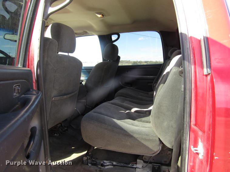 image for item DB4882 2005 Chevrolet Silverado 2500HD Crew Cab pickup truck