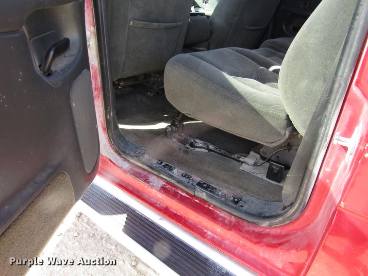 image for item DB4882 2005 Chevrolet Silverado 2500HD Crew Cab pickup truck