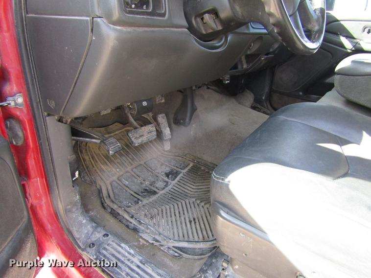 image for item DB4882 2005 Chevrolet Silverado 2500HD Crew Cab pickup truck