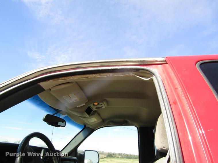 image for item DB4882 2005 Chevrolet Silverado 2500HD Crew Cab pickup truck