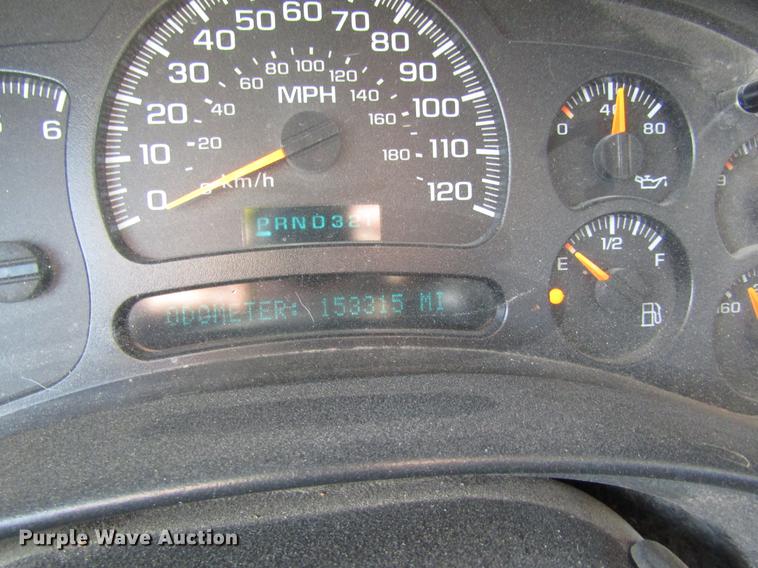 image for item DB4882 2005 Chevrolet Silverado 2500HD Crew Cab pickup truck