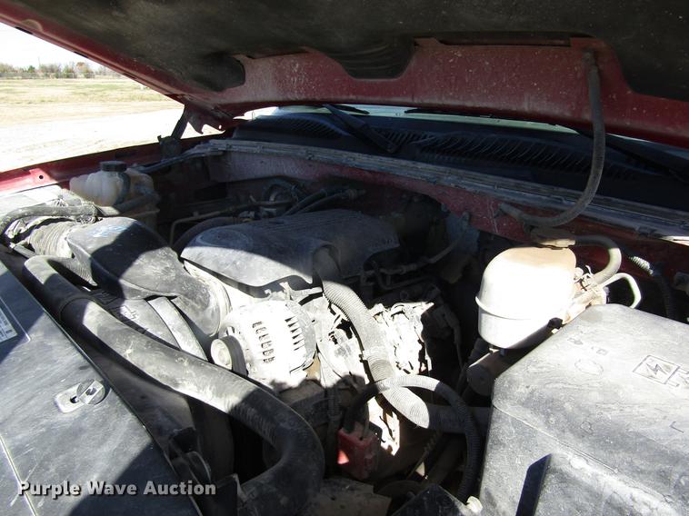 image for item DB4882 2005 Chevrolet Silverado 2500HD Crew Cab pickup truck