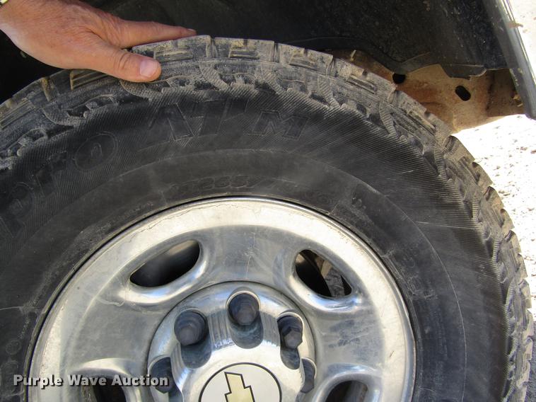 image for item DB4882 2005 Chevrolet Silverado 2500HD Crew Cab pickup truck