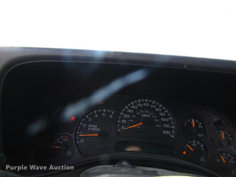 image for item DB4882 2005 Chevrolet Silverado 2500HD Crew Cab pickup truck