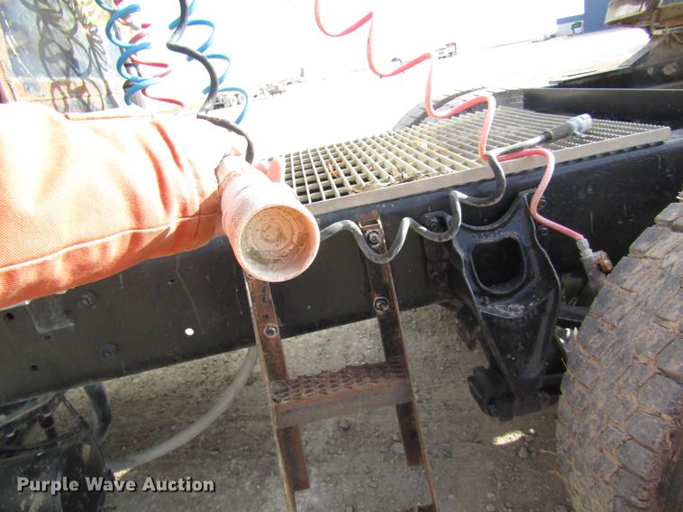 image for item DB4890 1990 International 9400 semi truck