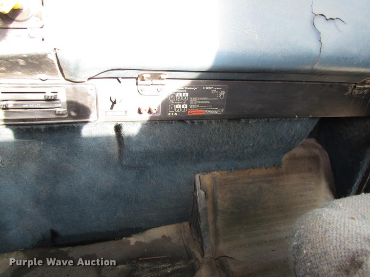 image for item DB4890 1990 International 9400 semi truck