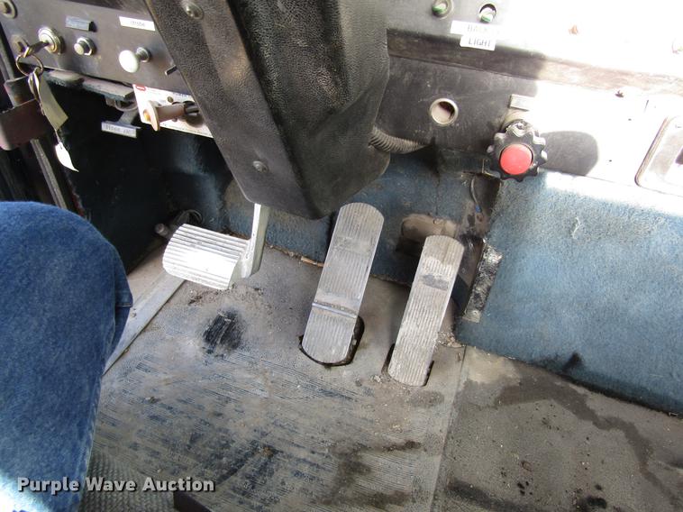 image for item DB4890 1990 International 9400 semi truck