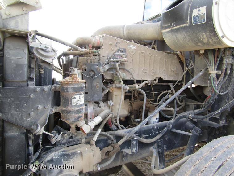 image for item DB4890 1990 International 9400 semi truck