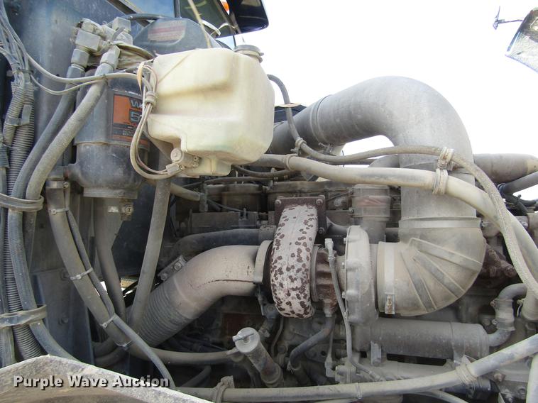 image for item DB4890 1990 International 9400 semi truck