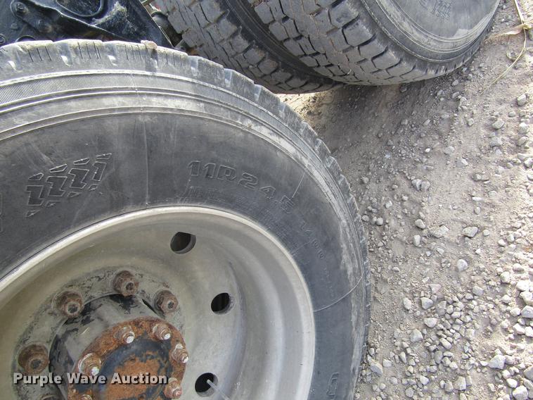 image for item DB4890 1990 International 9400 semi truck