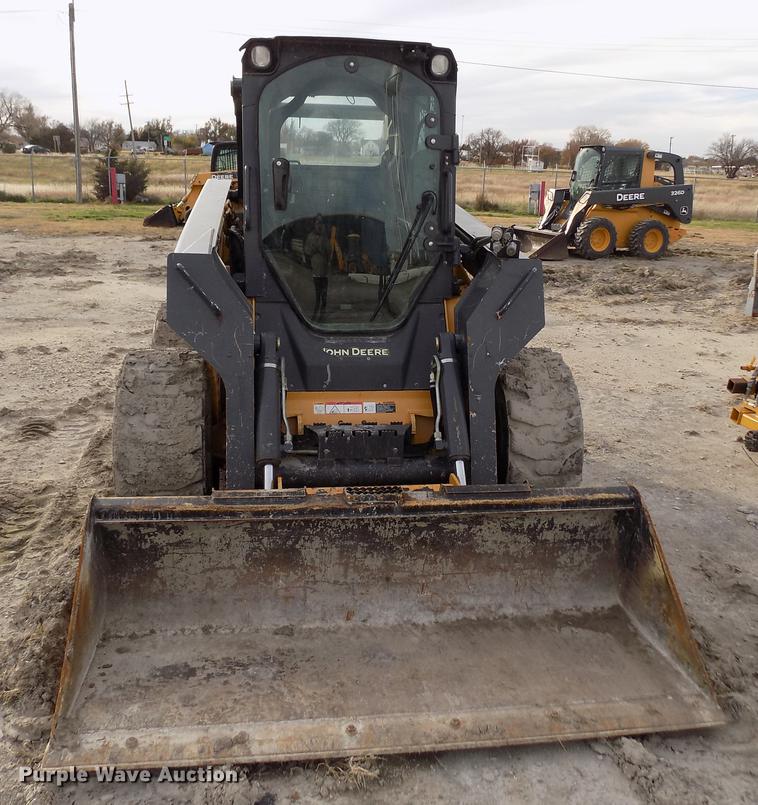 image for item DB9033 2012 John Deere 328D skid steer