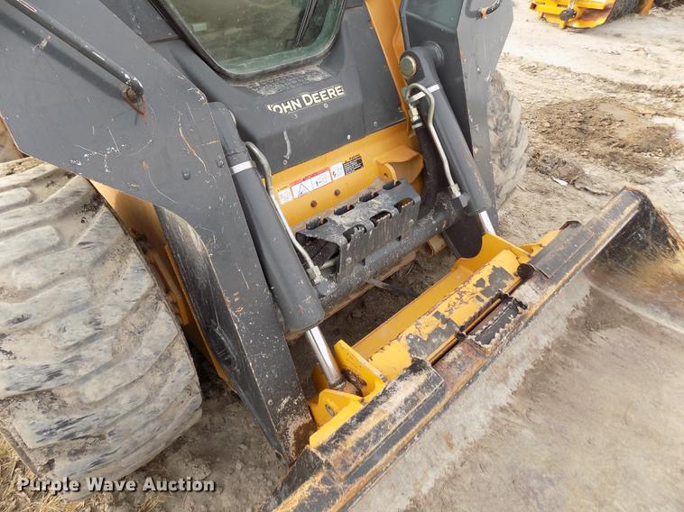 image for item DB9033 2012 John Deere 328D skid steer