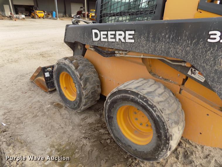 image for item DB9033 2012 John Deere 328D skid steer