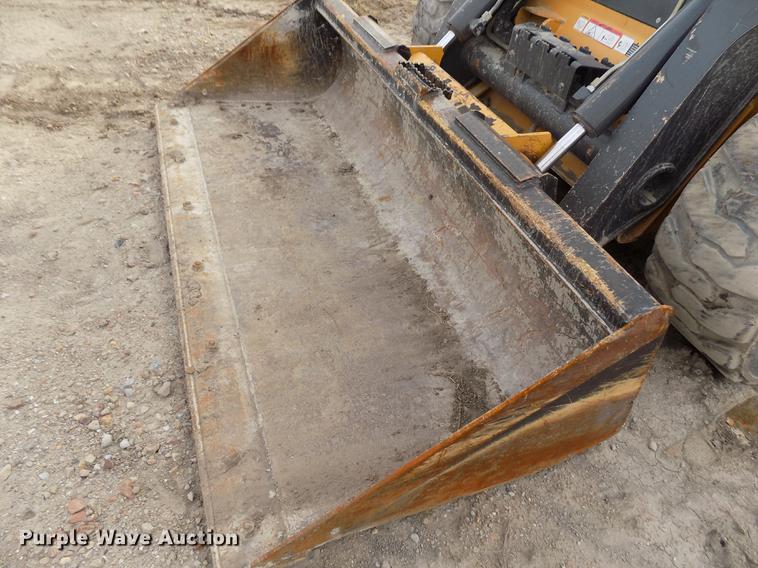 image for item DB9033 2012 John Deere 328D skid steer