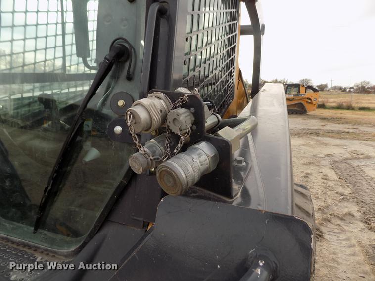 image for item DB9033 2012 John Deere 328D skid steer
