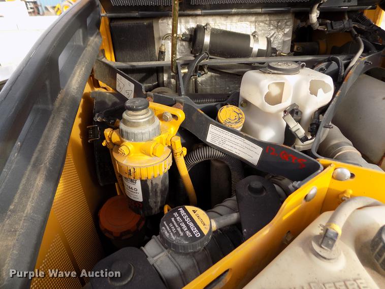 image for item DB9033 2012 John Deere 328D skid steer