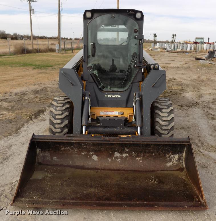 image for item DB9034 2010 John Deere 326D skid steer
