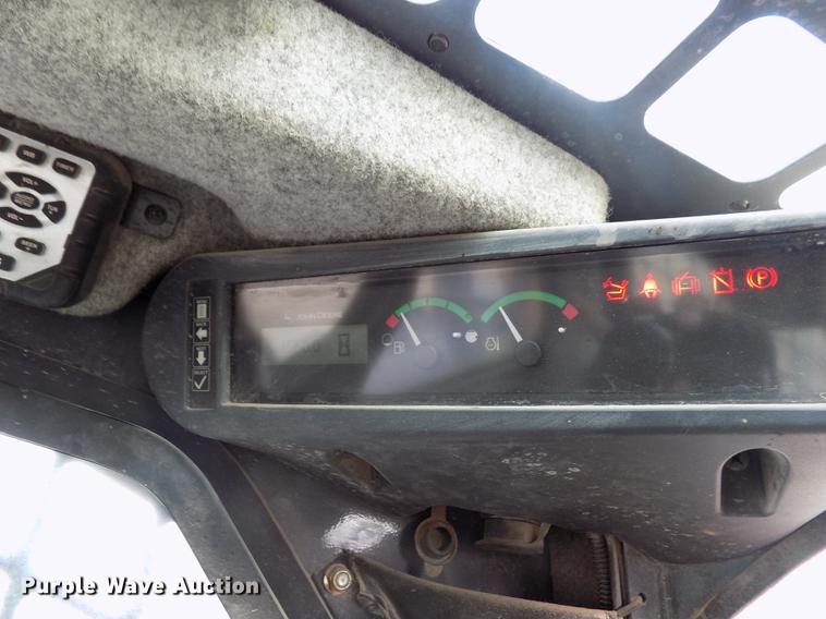 image for item DB9034 2010 John Deere 326D skid steer