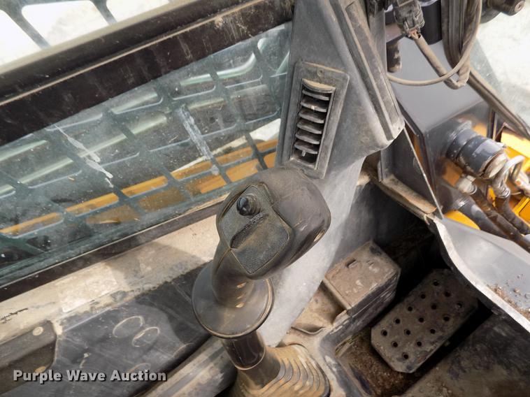 image for item DB9034 2010 John Deere 326D skid steer