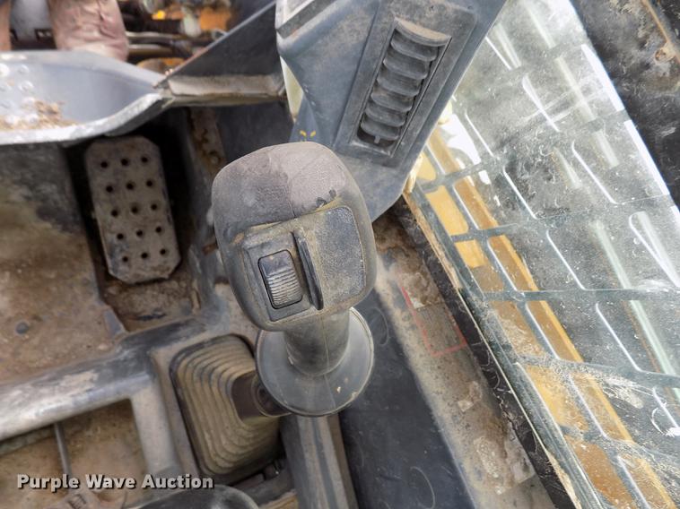 image for item DB9034 2010 John Deere 326D skid steer