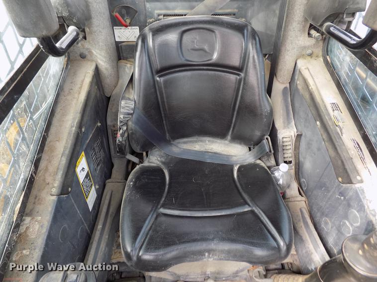 image for item DB9034 2010 John Deere 326D skid steer