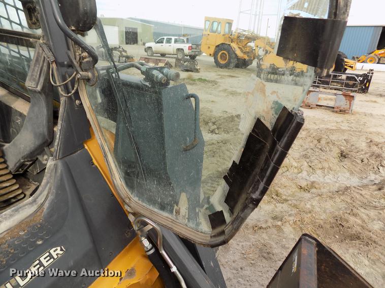 image for item DB9034 2010 John Deere 326D skid steer