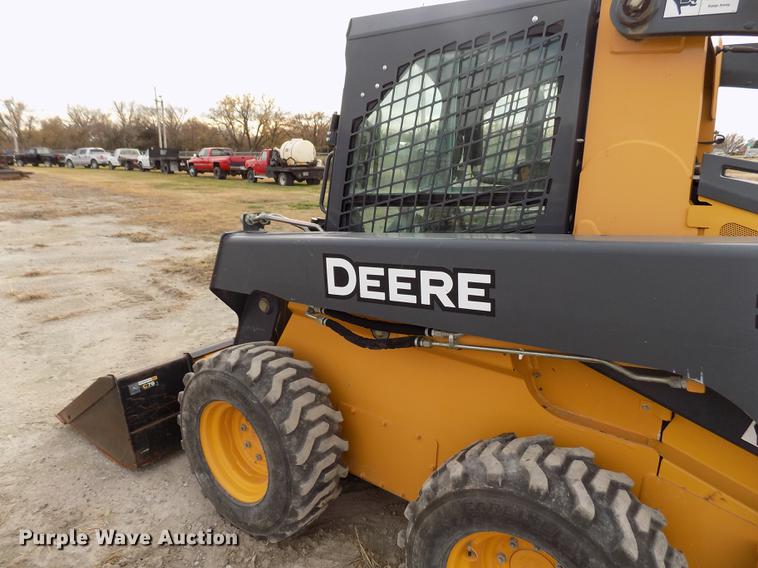 image for item DB9034 2010 John Deere 326D skid steer