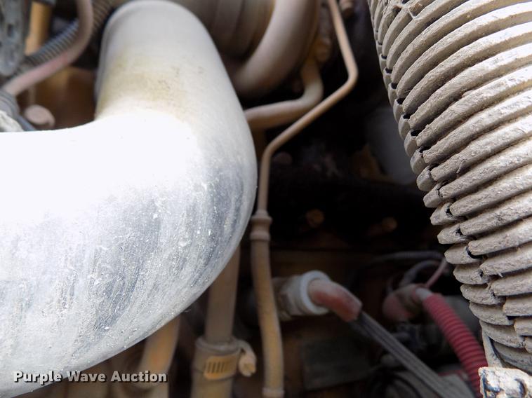 image for item DB9034 2010 John Deere 326D skid steer