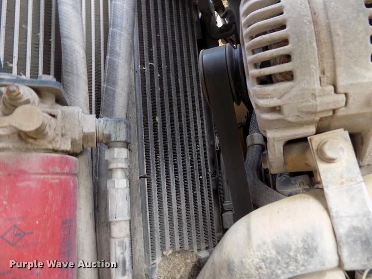 image for item DB9034 2010 John Deere 326D skid steer