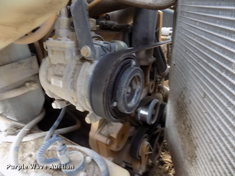 image for item DB9034 2010 John Deere 326D skid steer